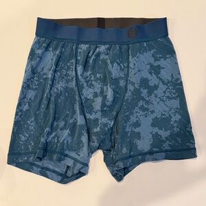 lululemon athletica all in motion 5” S